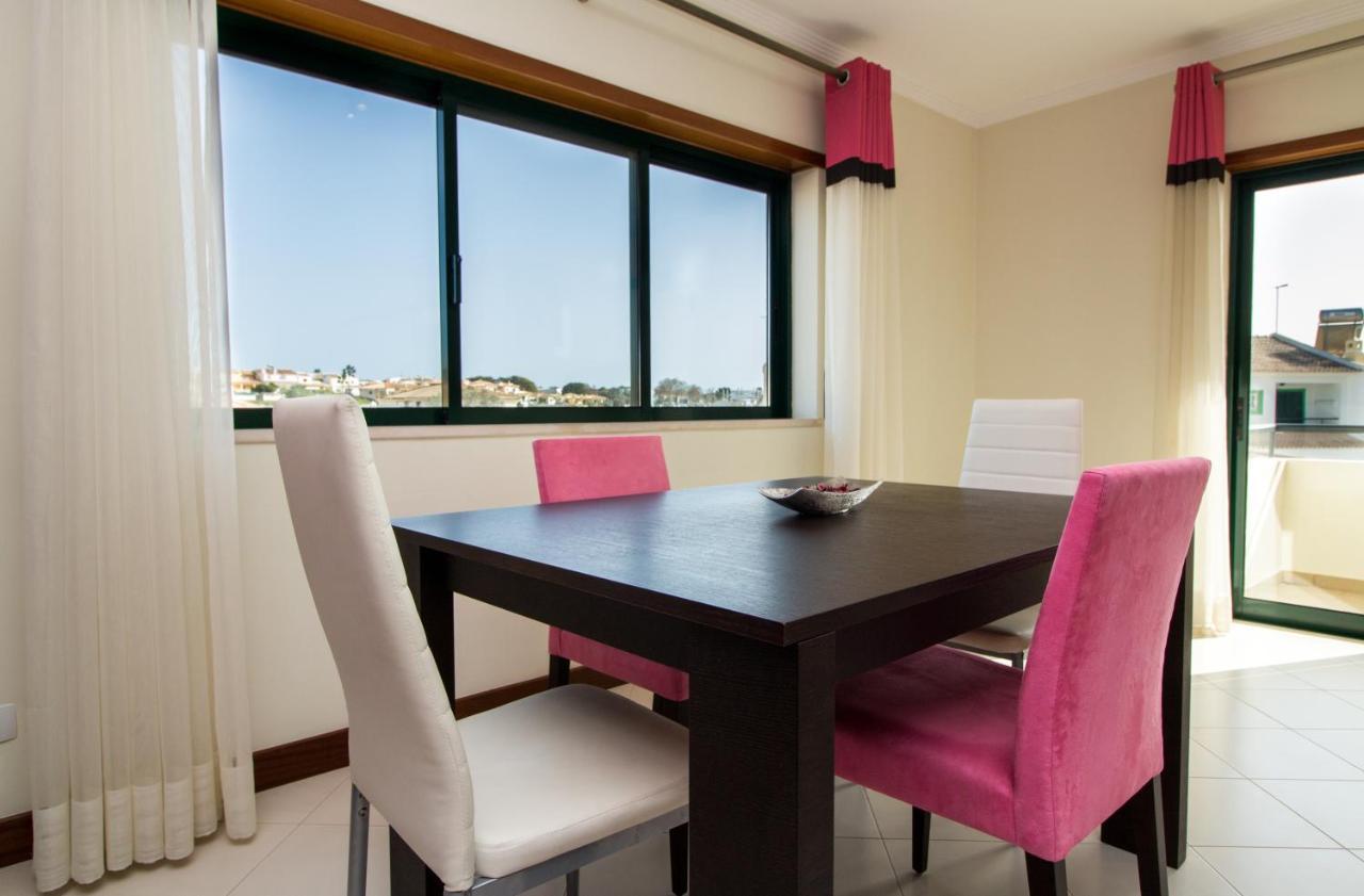 Family Apartment - Pool And Garden & Playground & Beach & Albufeira Luaran gambar