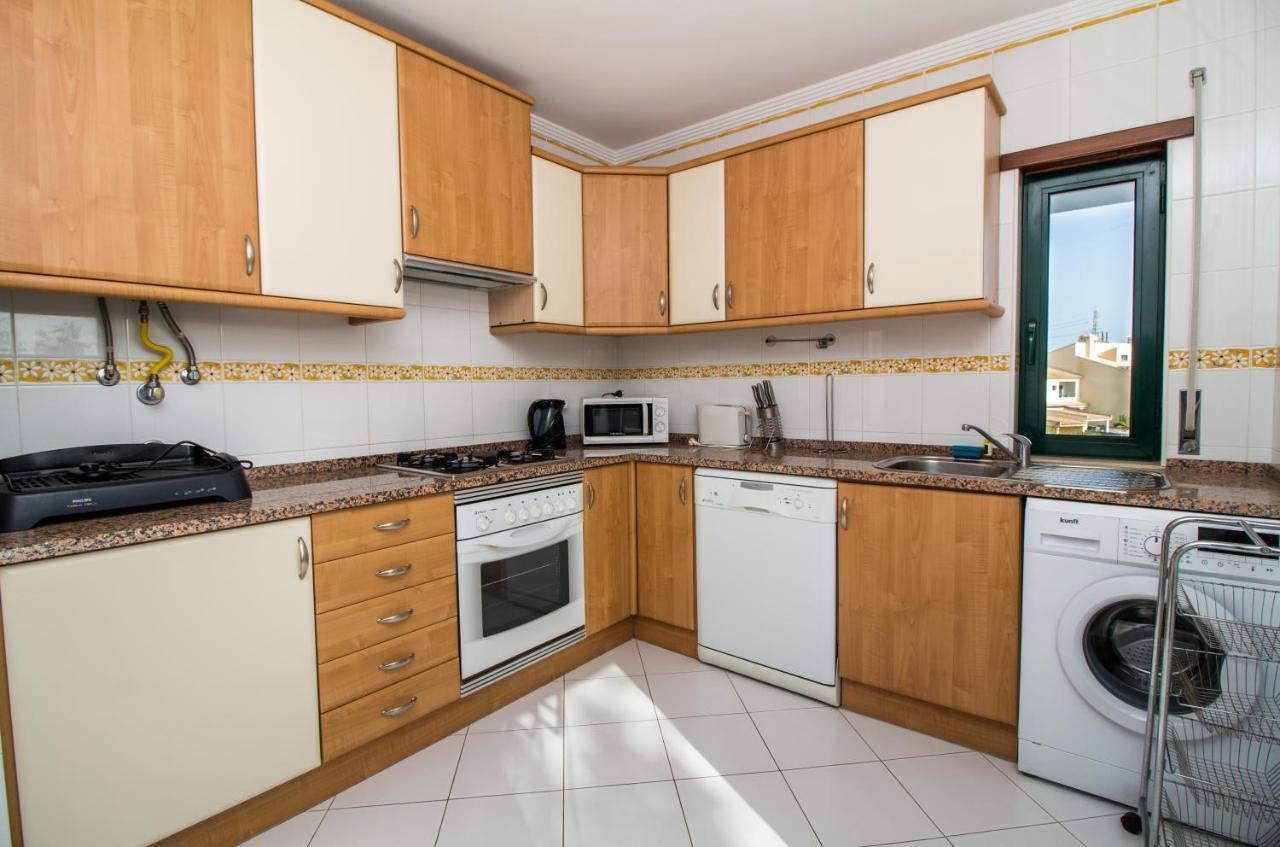 Family Apartment - Pool And Garden & Playground & Beach & Albufeira Luaran gambar