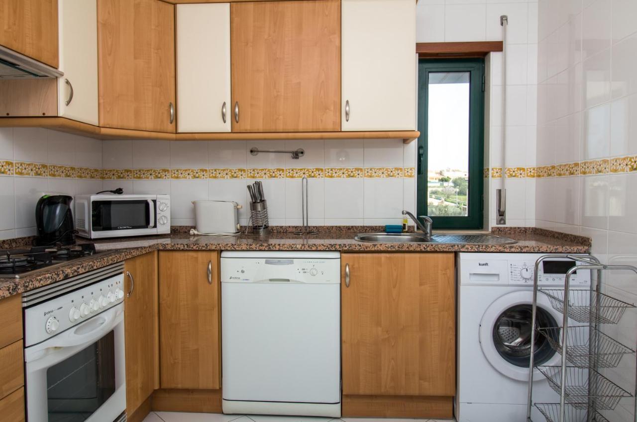 Family Apartment - Pool And Garden & Playground & Beach & Albufeira Luaran gambar