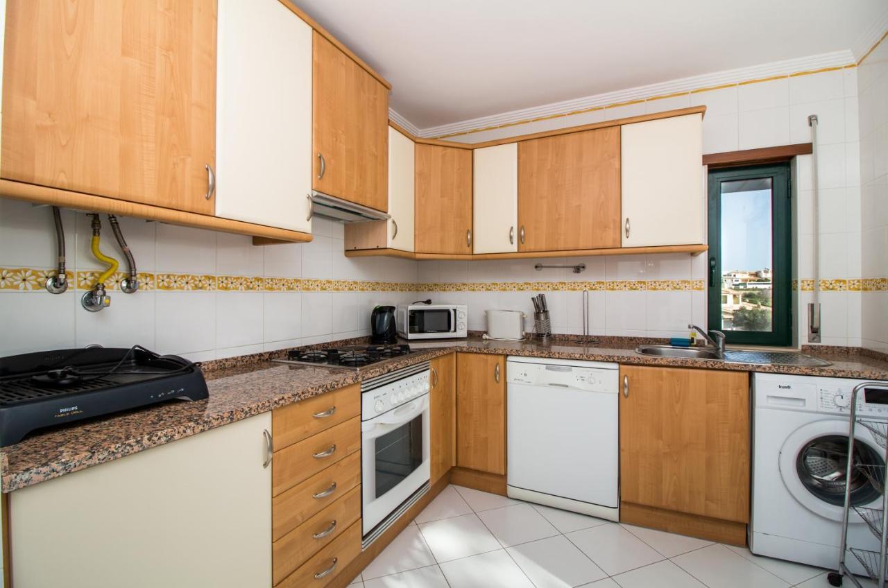 Family Apartment - Pool And Garden & Playground & Beach & Albufeira Luaran gambar