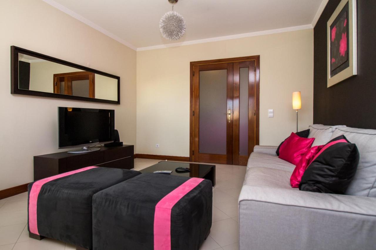 Family Apartment - Pool And Garden & Playground & Beach & Albufeira Luaran gambar