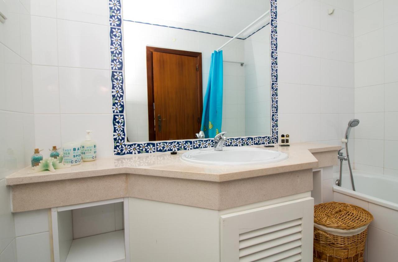Family Apartment - Pool And Garden & Playground & Beach & Albufeira Luaran gambar