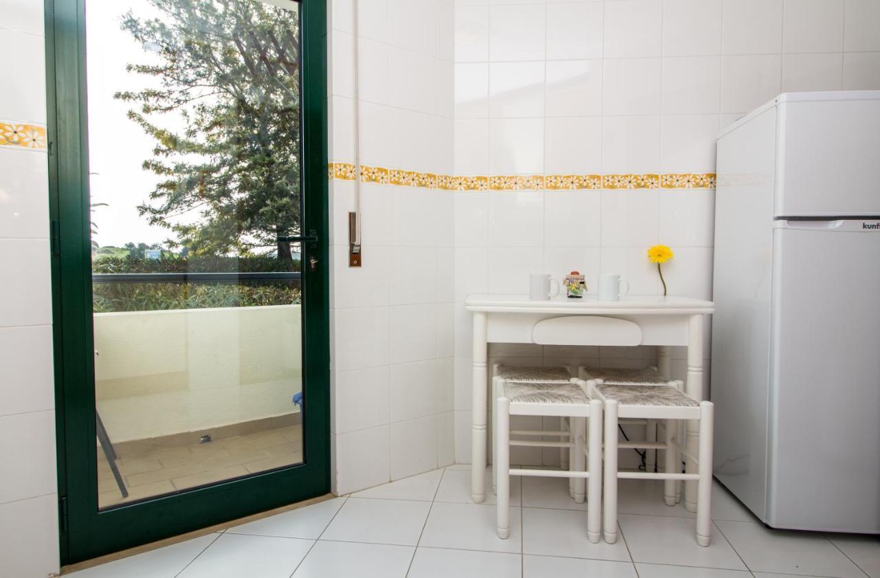 Family Apartment - Pool And Garden & Playground & Beach & Albufeira Luaran gambar