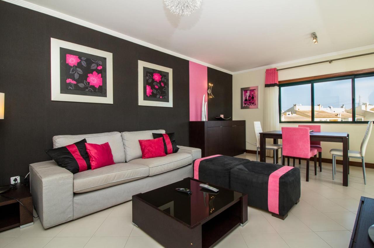 Family Apartment - Pool And Garden & Playground & Beach & Albufeira Luaran gambar